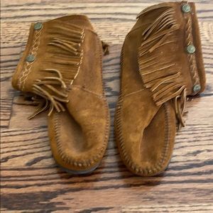 Dark brown Minnetonka